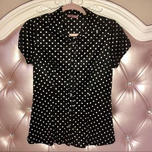 Stretchy satin polka dot top ⚫️⚪️💗